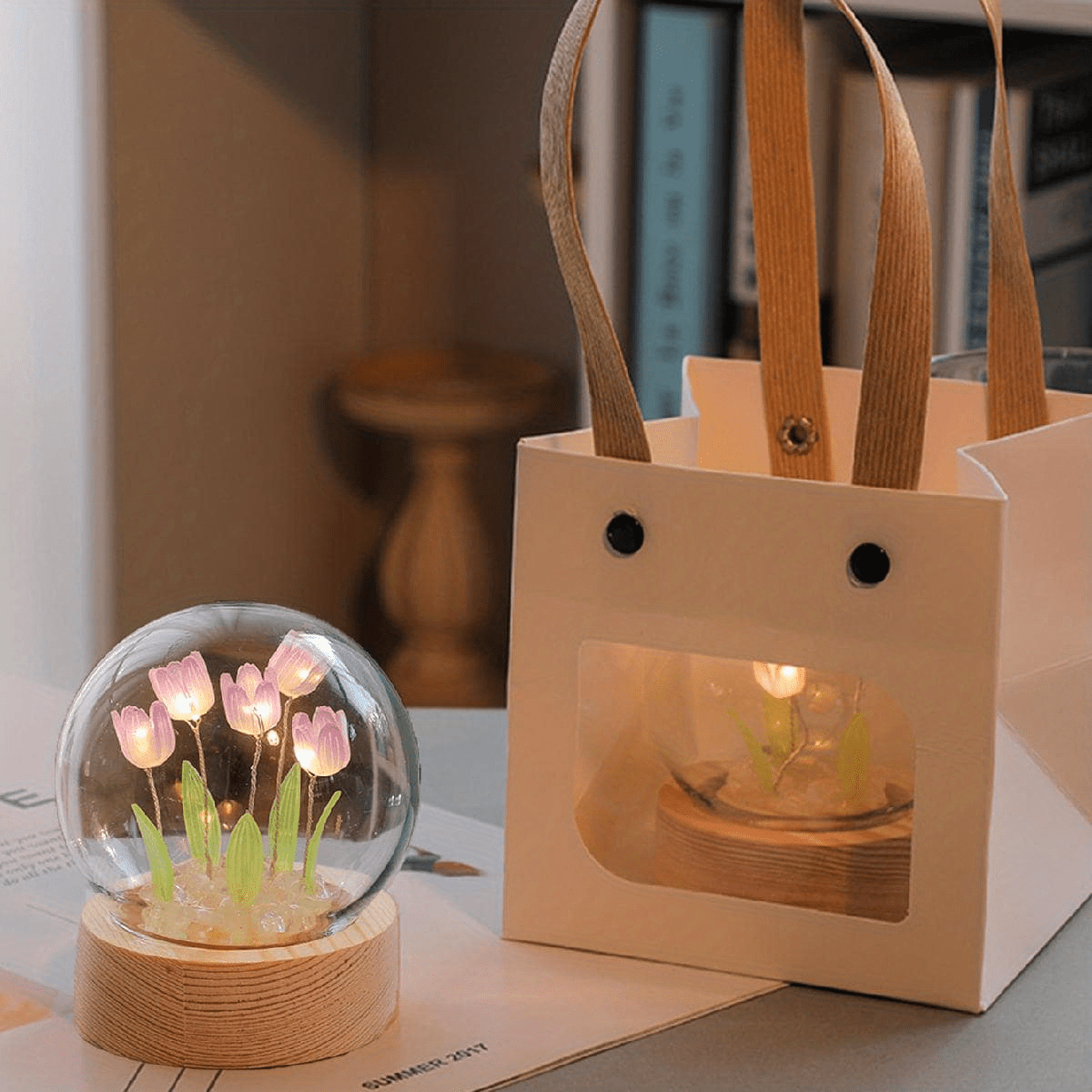 Luminária Abjur de LED com Lâmpadas em formato de Tulipa - Lindo Presente