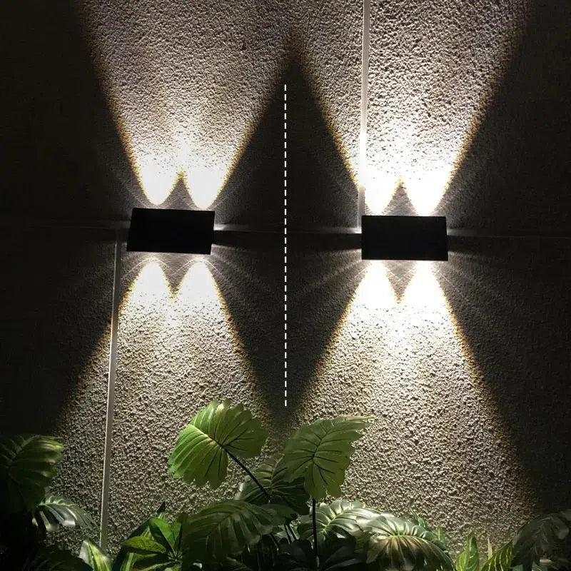 Luminaria solar LED a prova dagua para jardim Urbane Wall