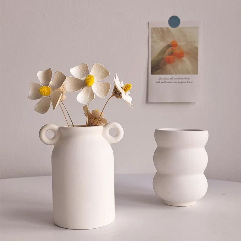 Vaso de Flor em Cerâmica Branca Estilo Nórdico - Design Moderno e Elegante