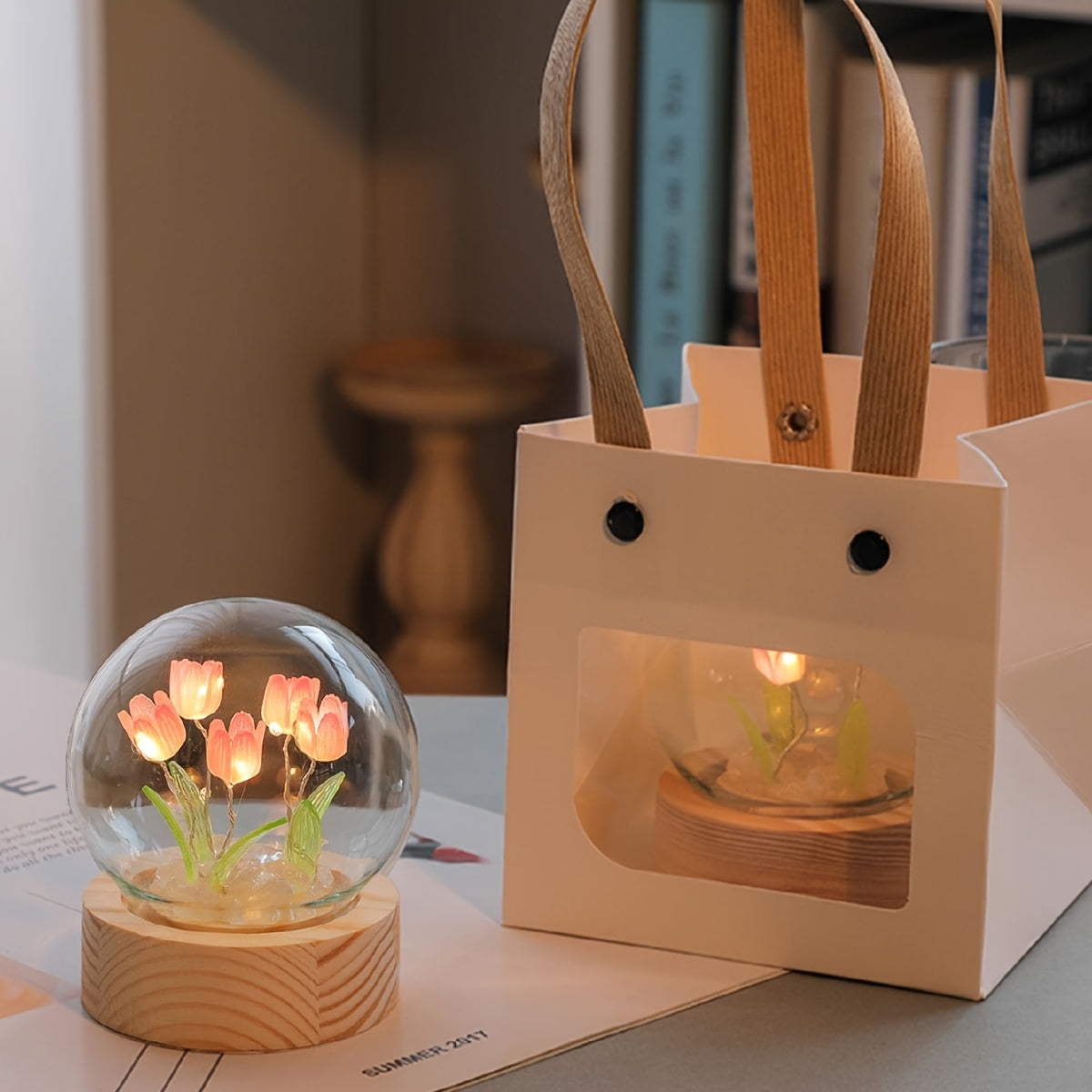 Luminária Abjur de LED com Lâmpadas em formato de Tulipa - Lindo Presente