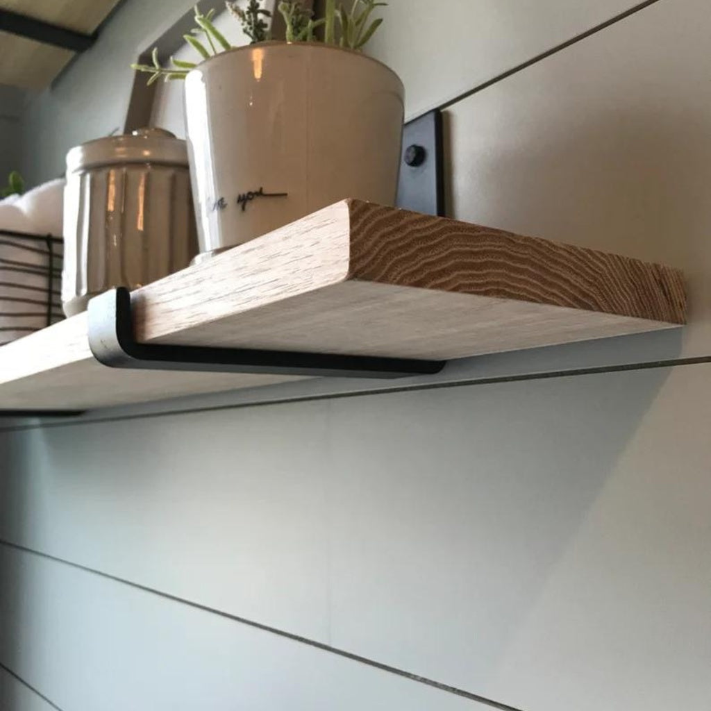 Prateleira Industrial em Madeira Maciça com Suporte de Ferro Estilo Mão Francesa - Linha Fioralto