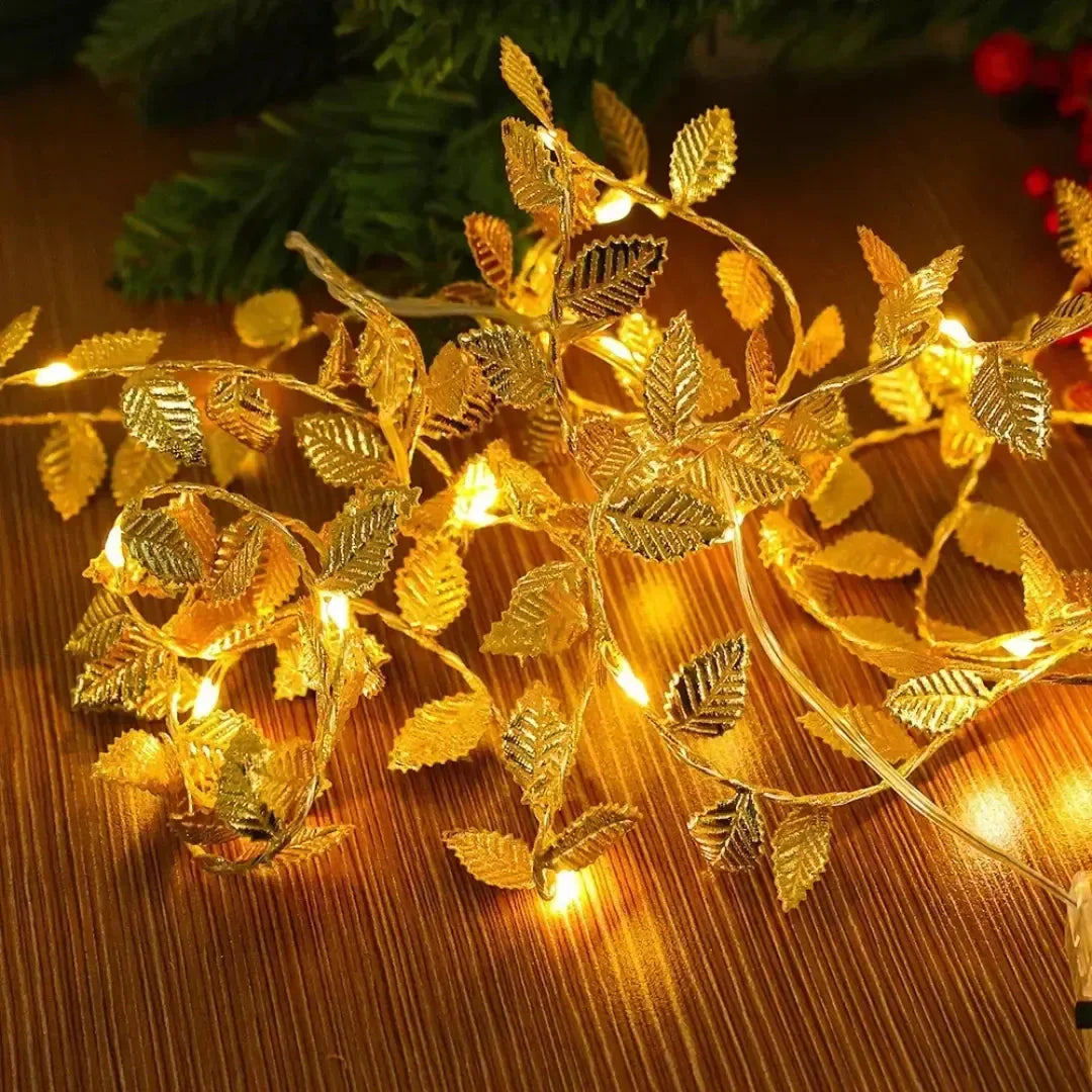 Trepadeira Artificial com Folhas Douradas e Iluminação LED - Decoração de Interiores