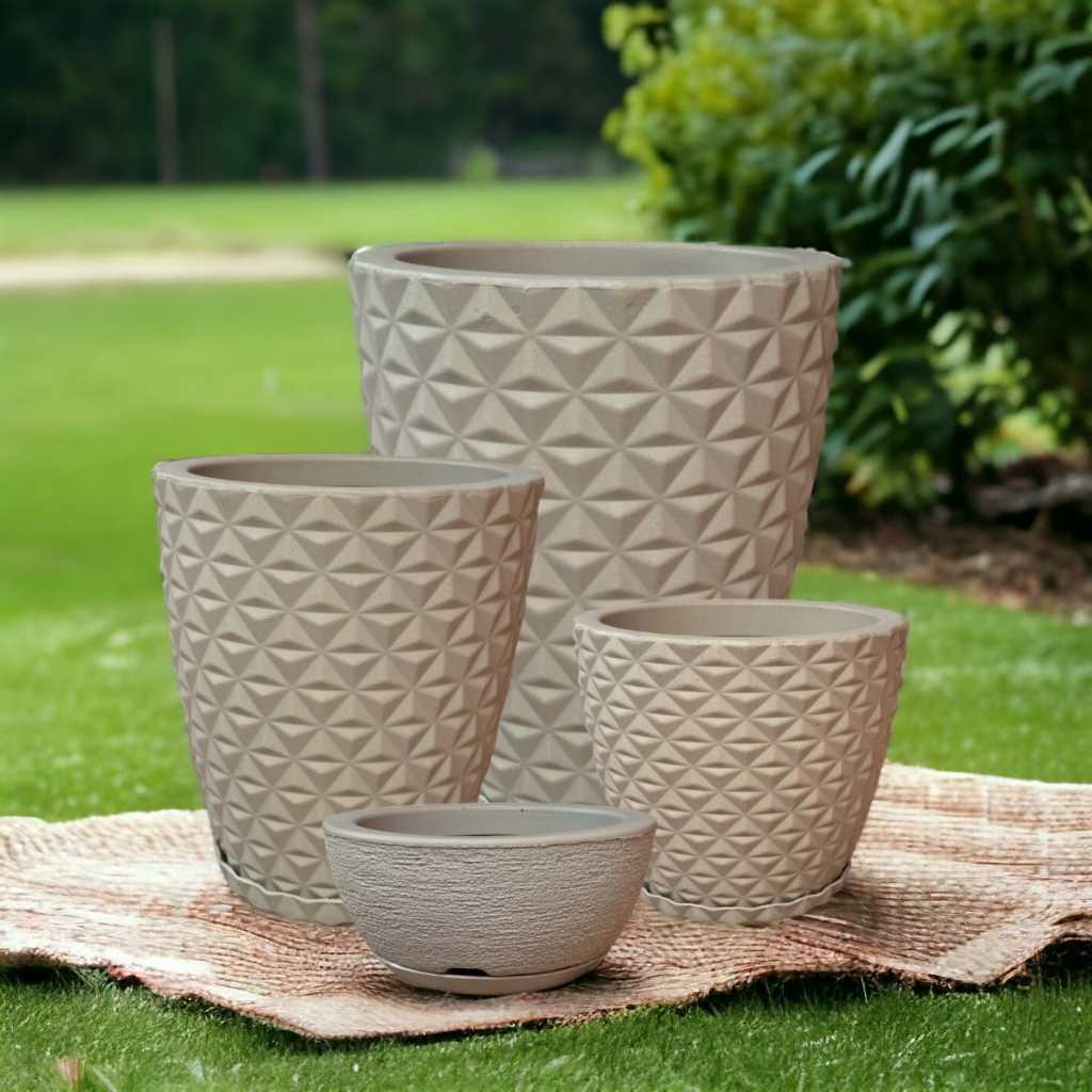 Kit 04 Vasos de Polietileno 3D para Plantas e Flores com Prato Coletor para Casa e Jardim