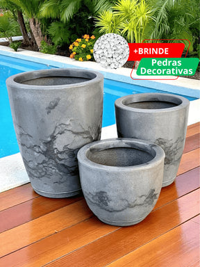 Kit com 3 Vasos Decorativos de Polietileno com Prato para Ambientes Externo e Interno