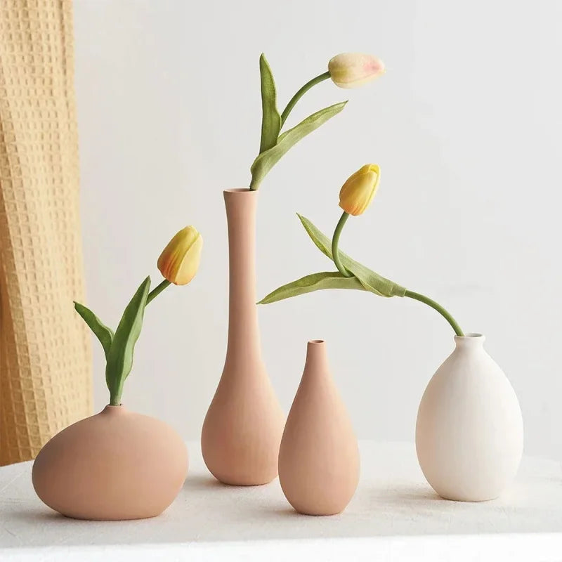 Vaso de Cerâmica para Arranjos Florais - Design Moderno e Elegante